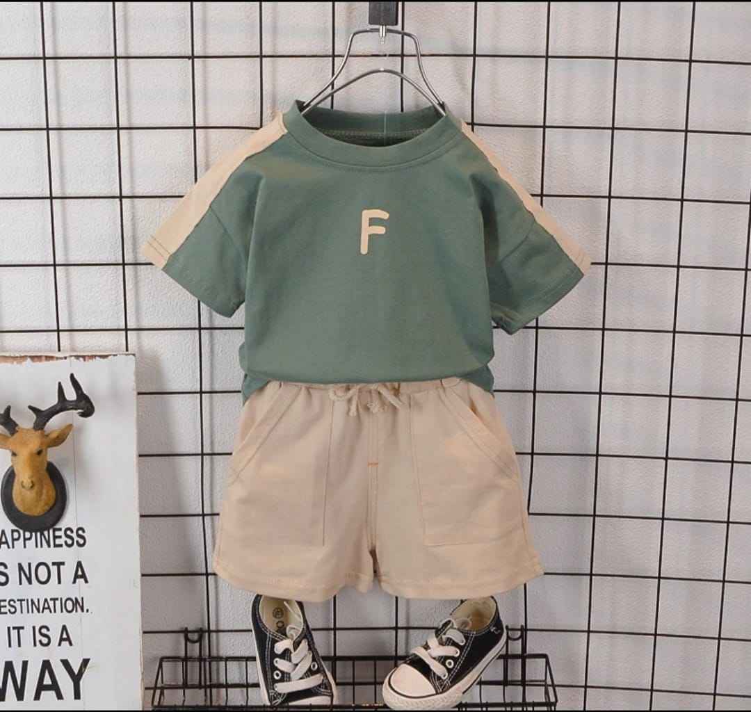 Conjunto blusa e bermuda Dinossauro