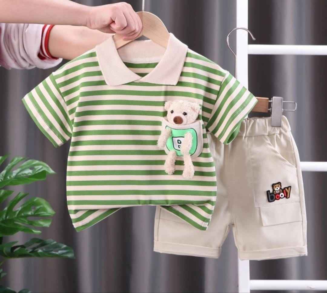 Conjunto blusa e bermuda Dinossauro